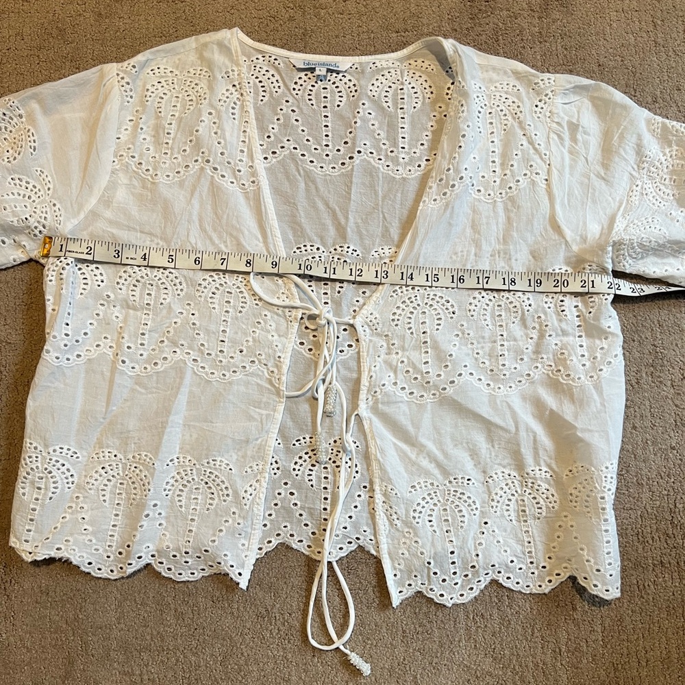 White Eyelet Lace Top and Shorts Set / Beach Coverup - Picture 14 of 15